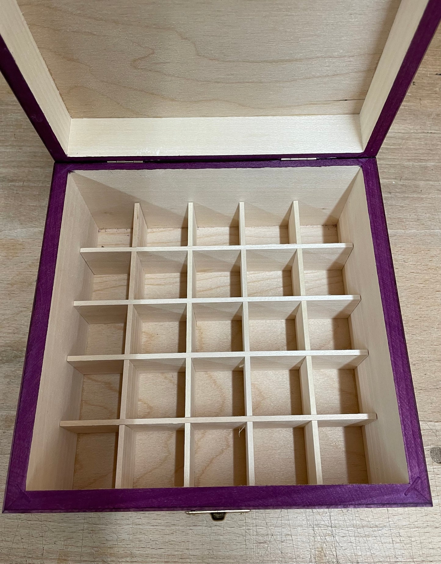Purple Wood Box for 25 essences